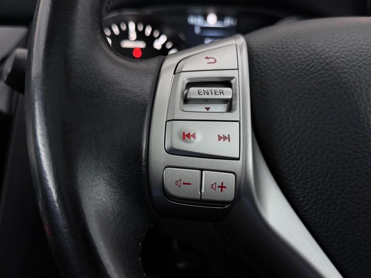 Nissan Qashqai thumbnail Misc Controls