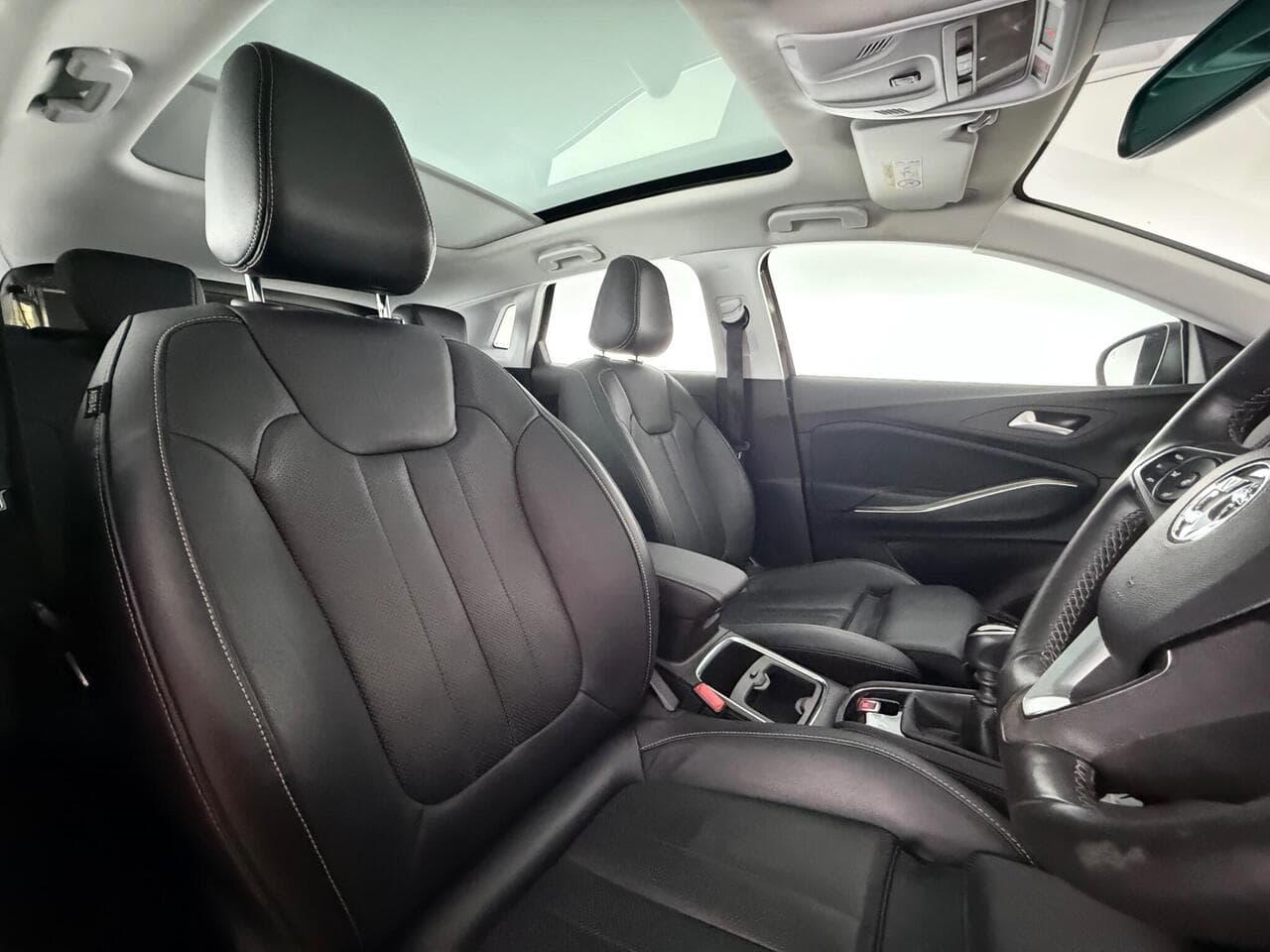 Vauxhall Grandland X thumbnail Seat Driver