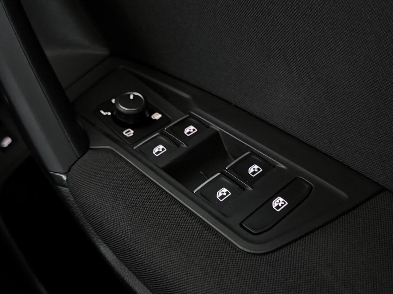 Volkswagen Tiguan Allspace thumbnail Misc Controls
