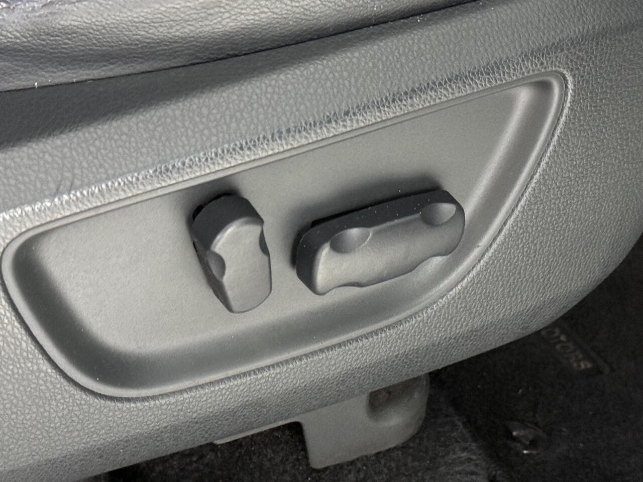 Mitsubishi Shogun Sport thumbnail Misc Controls