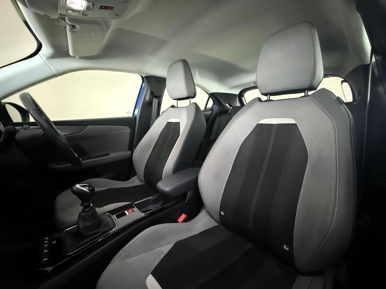 Vauxhall Mokka thumbnail Seat Front Passenger