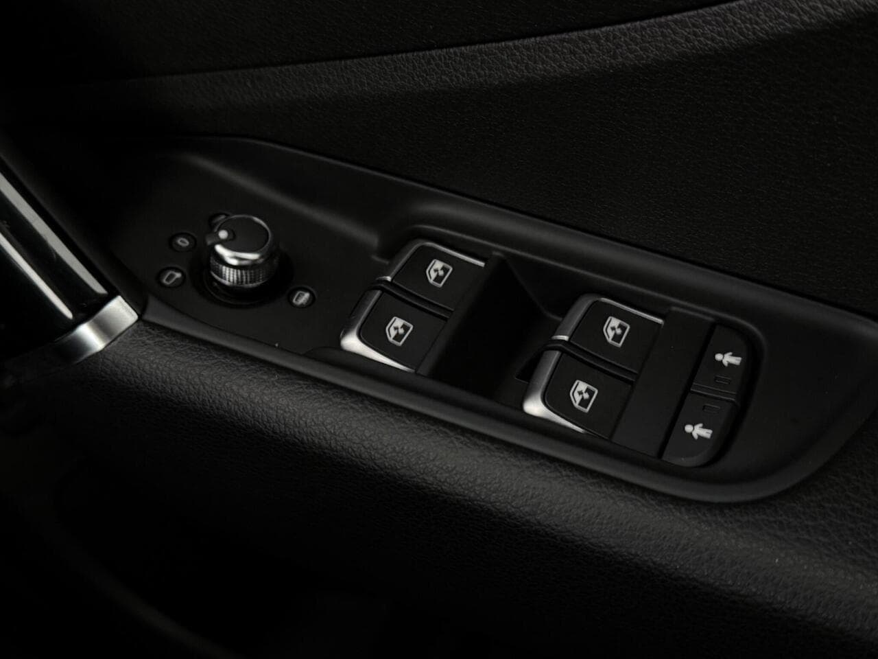 Audi Q2 thumbnail Misc Controls