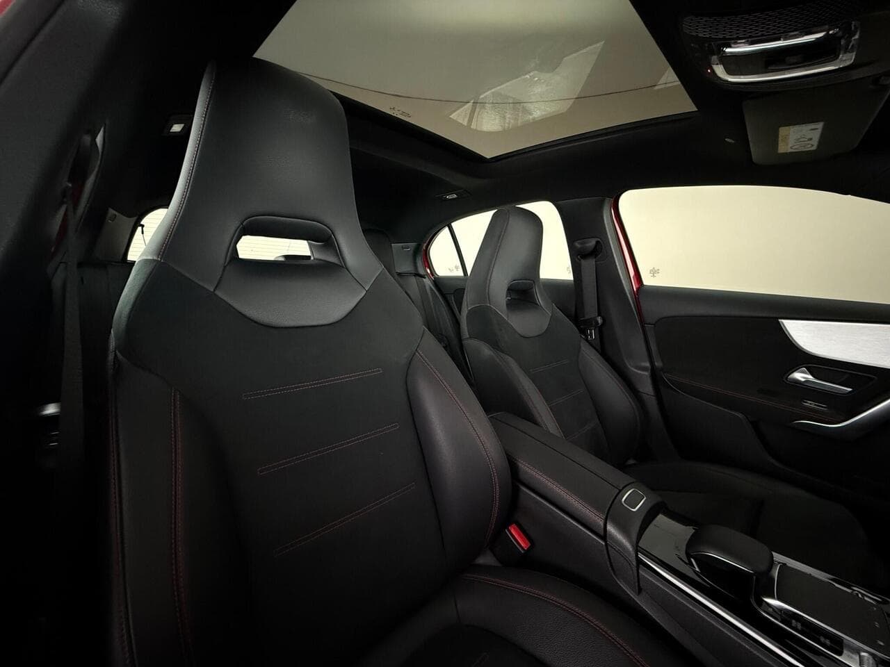 Mercedes-Benz A Class thumbnail Seats Rear