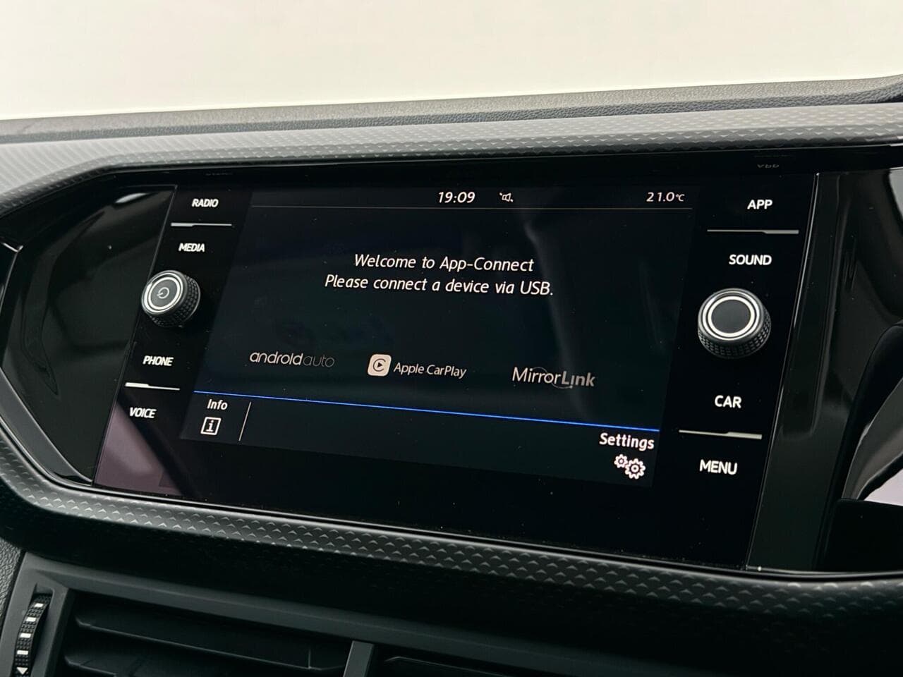 Volkswagen T-Cross thumbnail Infotainment System