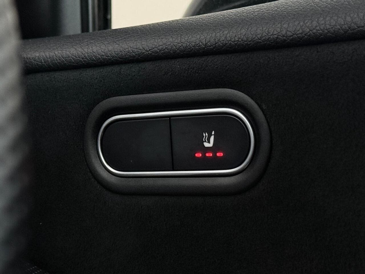 Mercedes-Benz A Class thumbnail Misc Controls