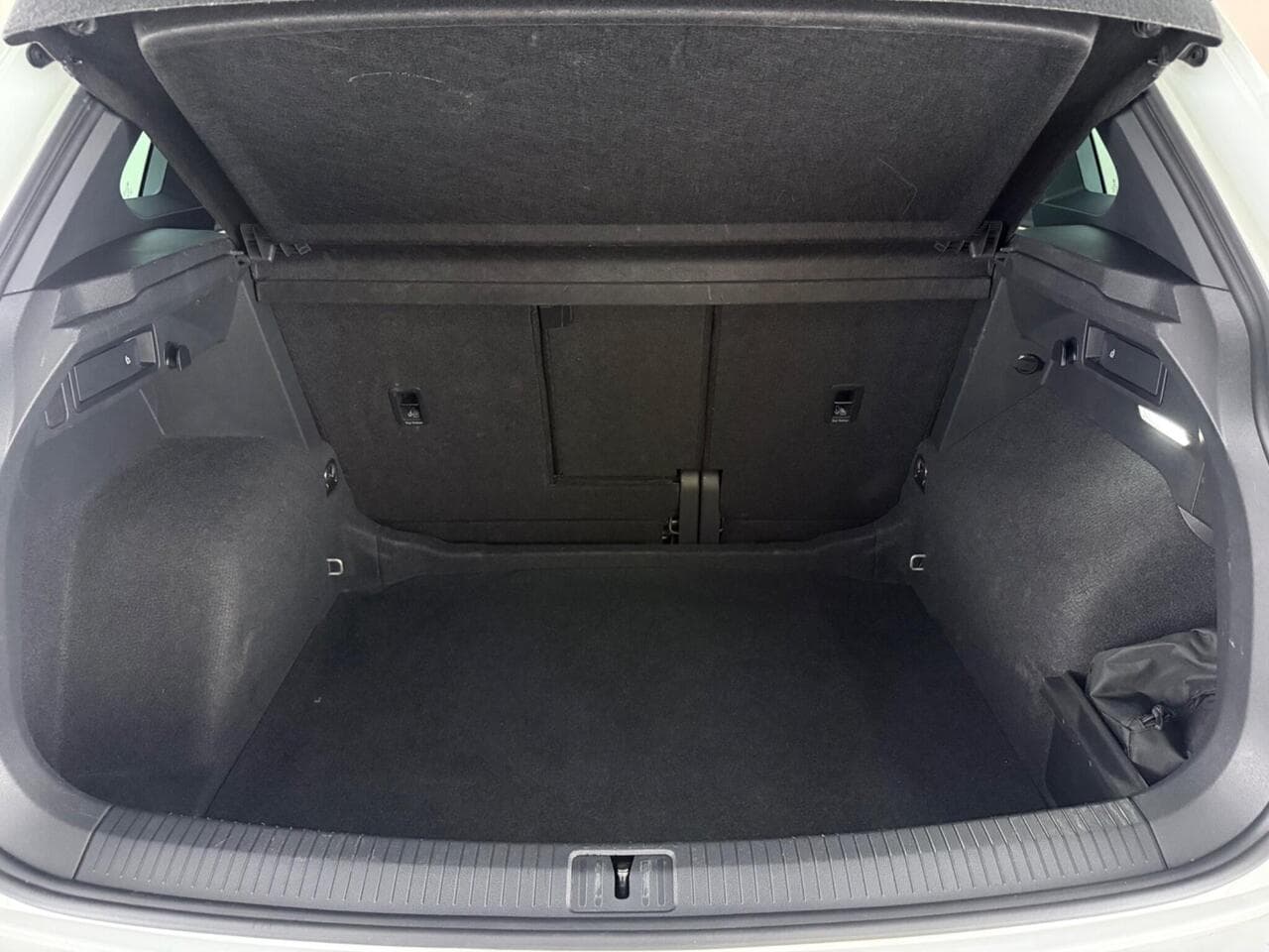 Volkswagen Tiguan thumbnail Boot