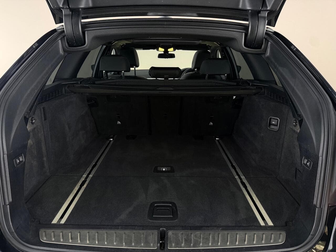 BMW 5 Series thumbnail Boot