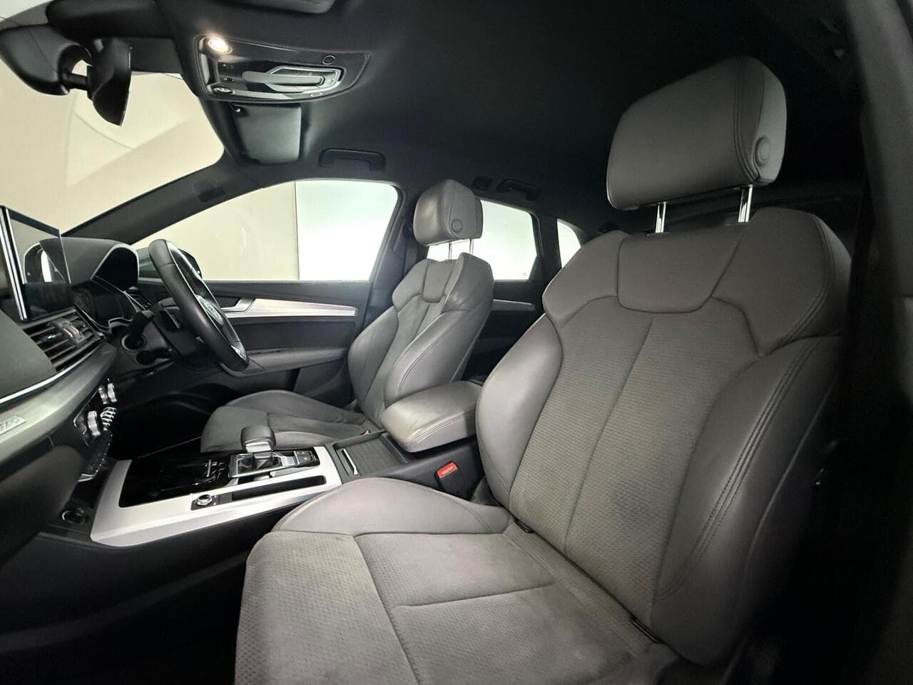 Audi Q5 thumbnail Seat Front Passenger