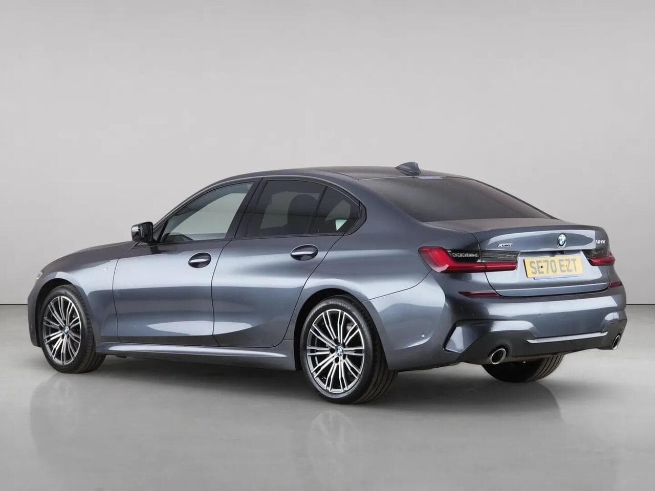 BMW 3 Series thumbnail Rear Left
