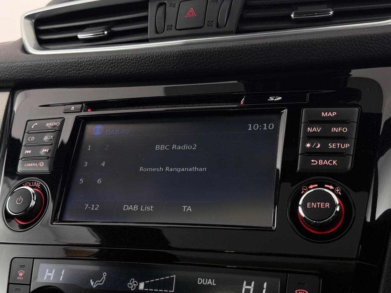 Nissan Qashqai thumbnail Infotainment System