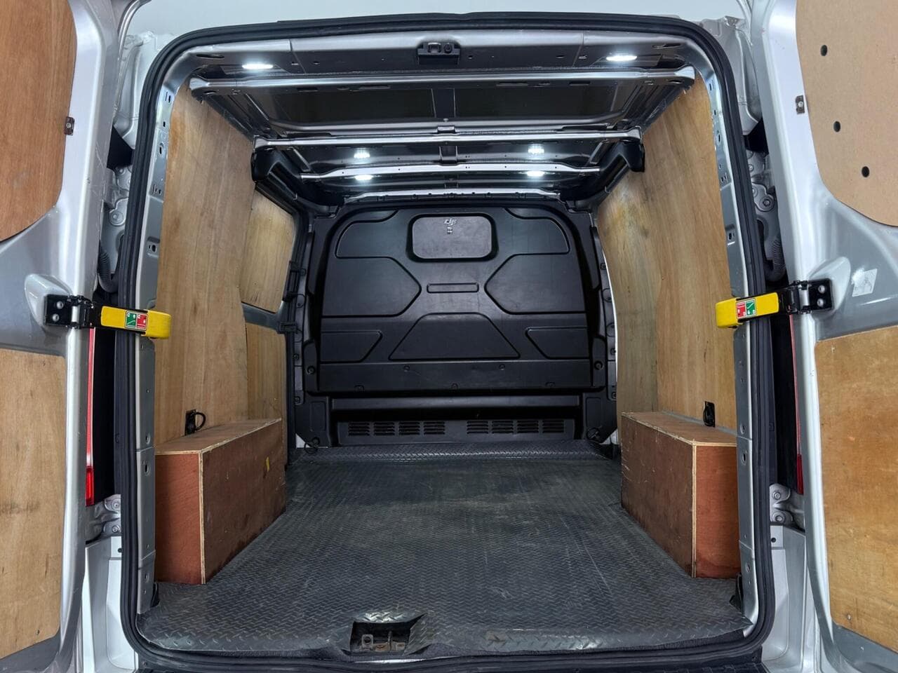 Ford Transit Custom thumbnail Cargo Space