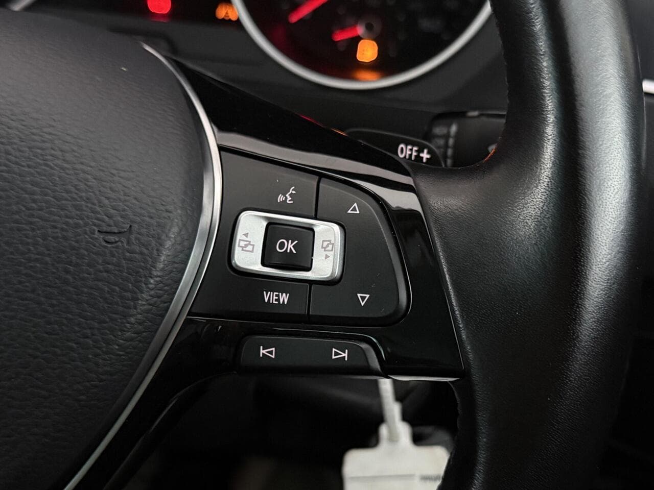 Volkswagen Tiguan thumbnail Misc Controls
