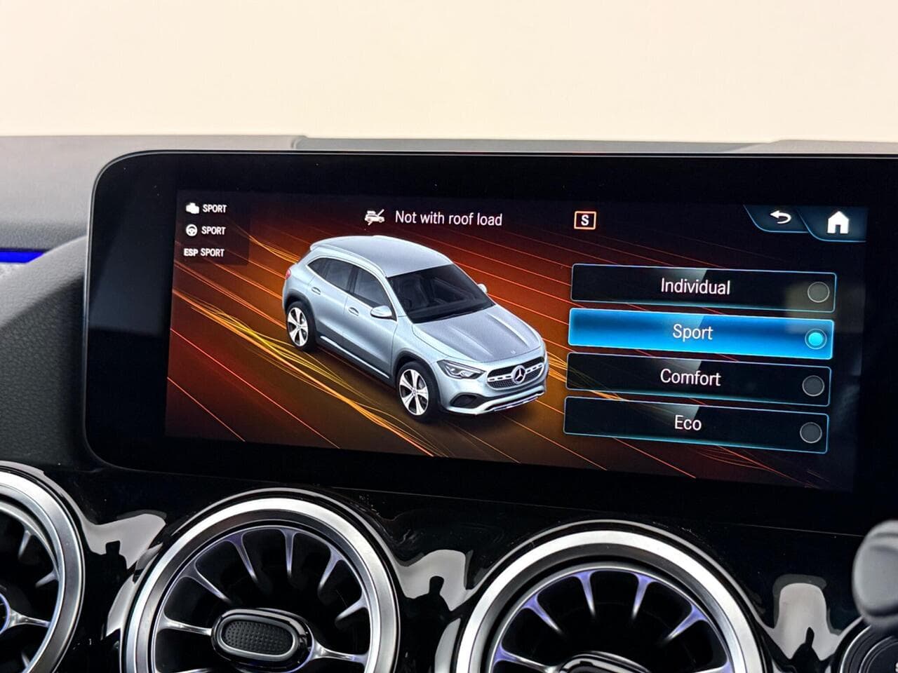 Mercedes-Benz GLA thumbnail Infotainment System