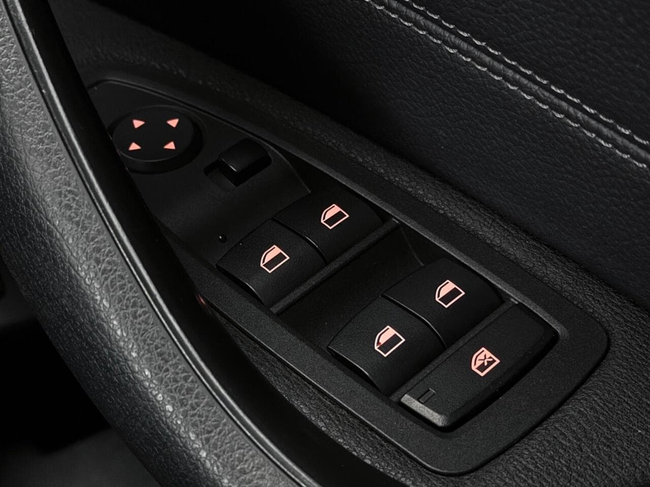 BMW X2 thumbnail Misc Controls