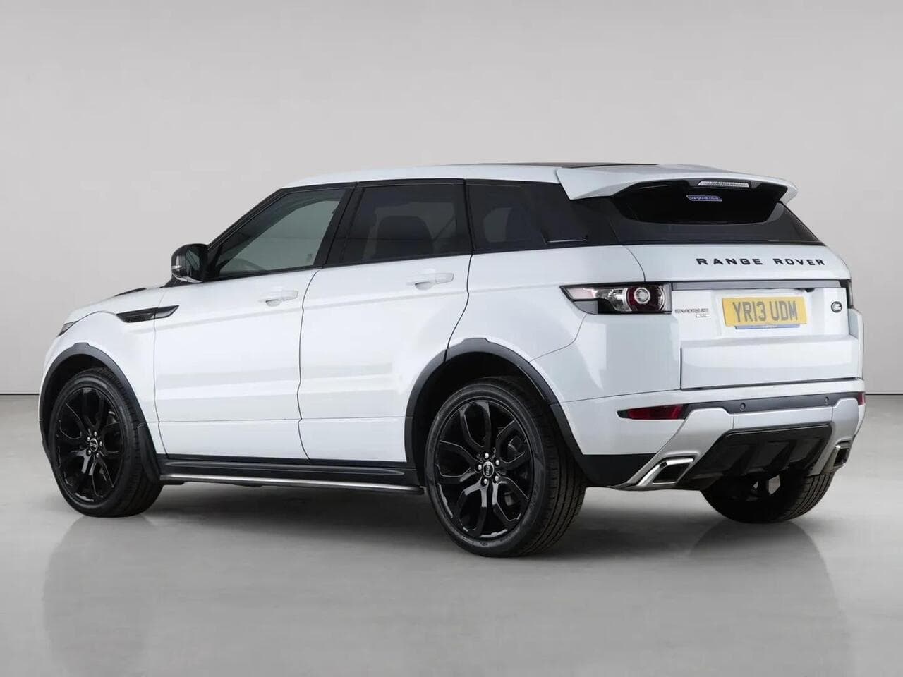 Land Rover Range Rover Evoque thumbnail Rear Left