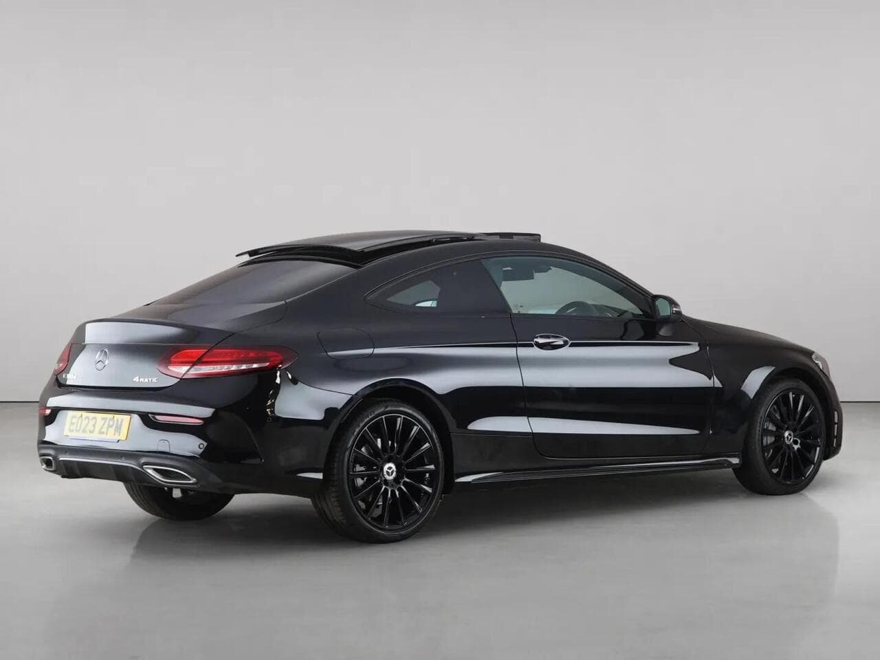 Mercedes-Benz C Class thumbnail Rear Right