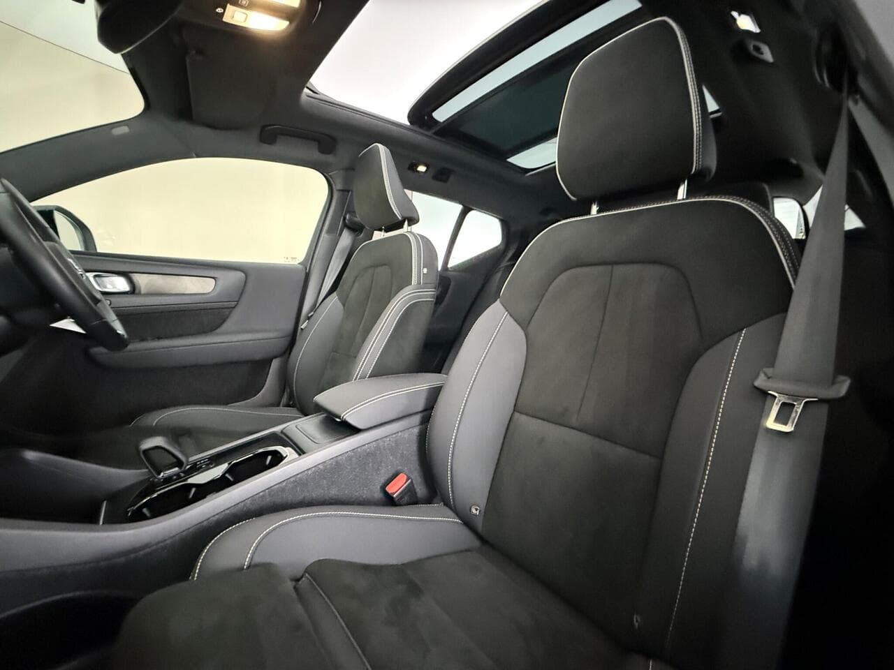 Volvo XC40 thumbnail Seat Front Passenger