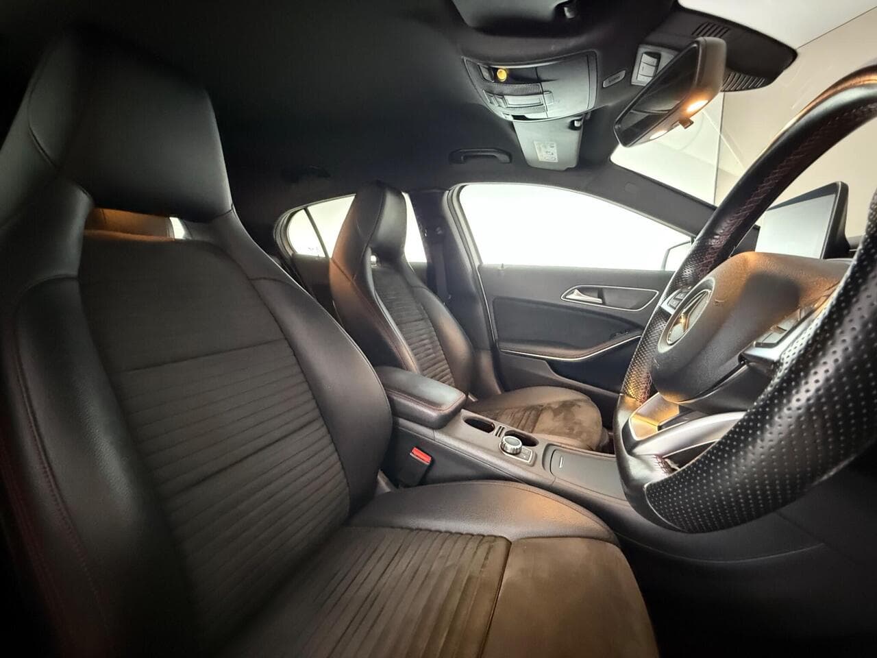 Mercedes-Benz GLA thumbnail Seat Driver