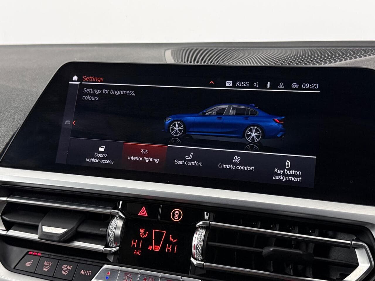 BMW 3 Series thumbnail Infotainment System