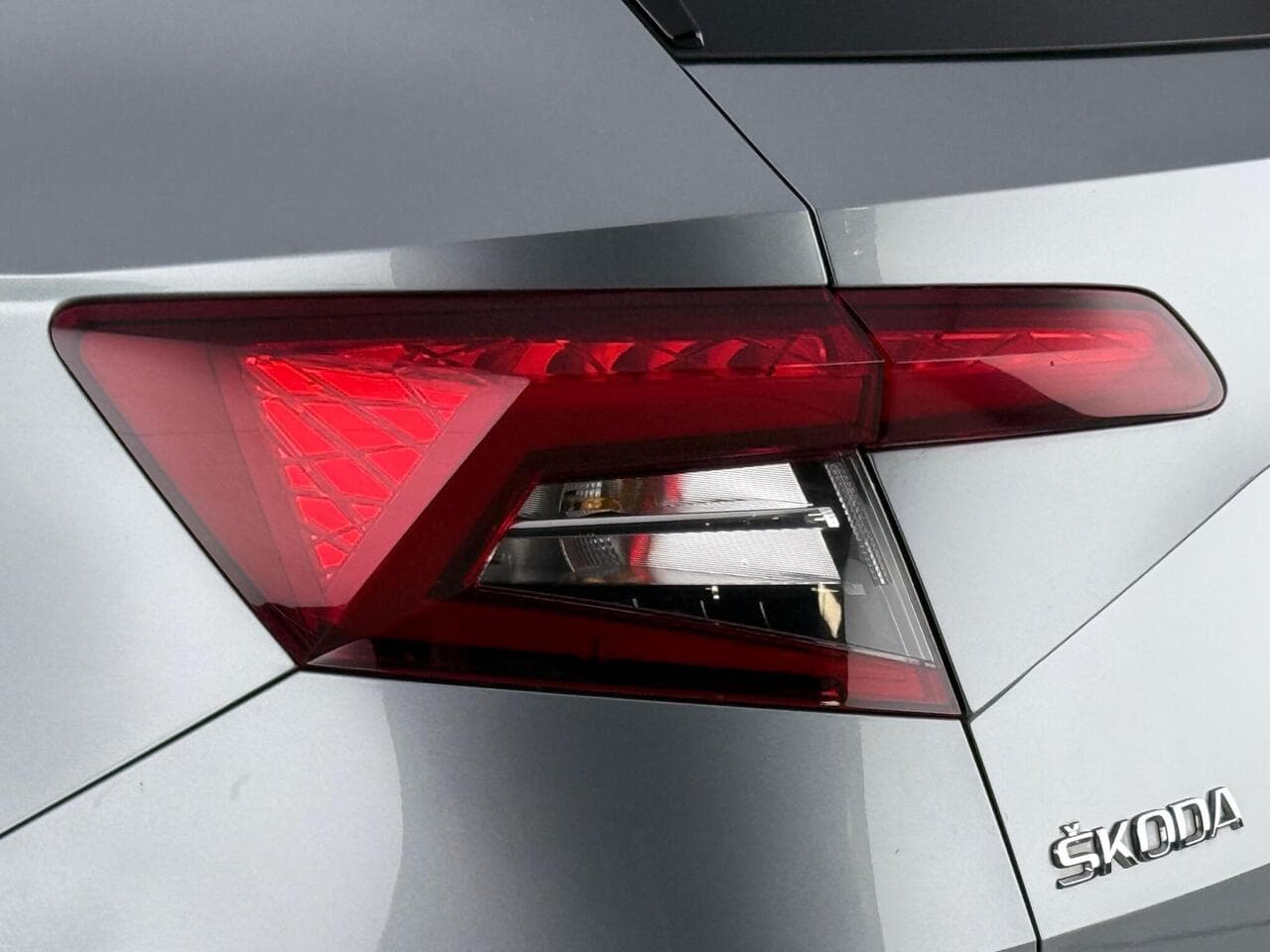 Skoda Karoq thumbnail Lights Rear
