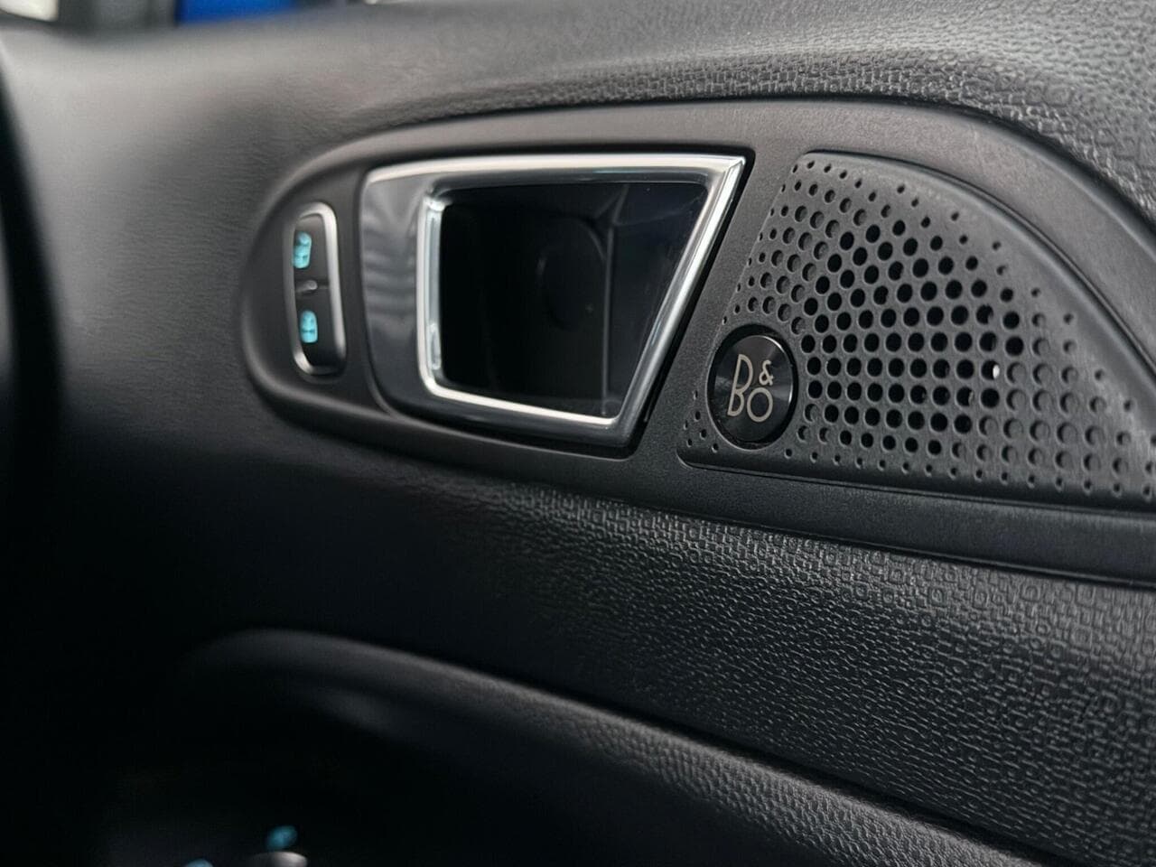 Ford EcoSport thumbnail Misc Controls