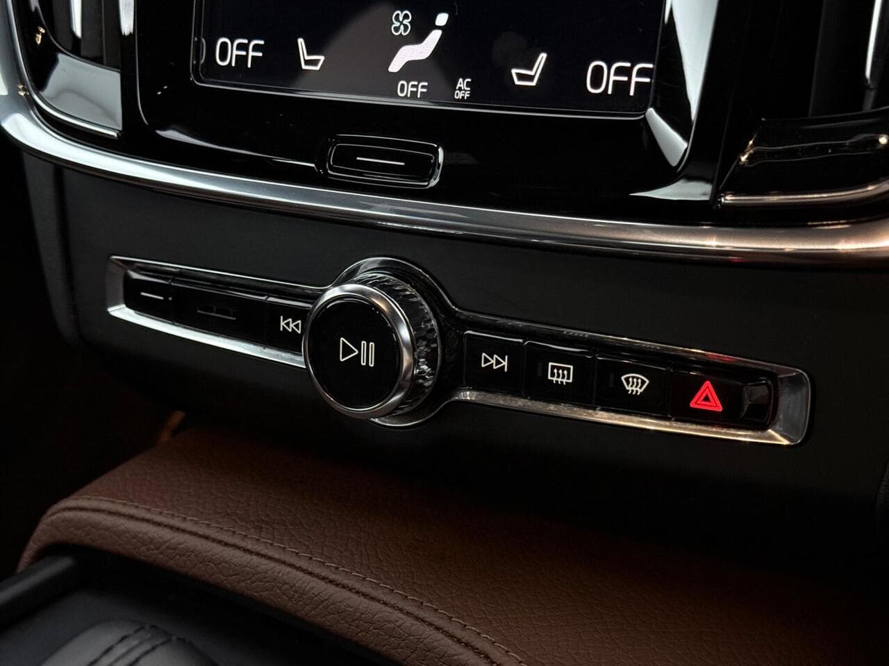 Volvo V90 thumbnail Misc Controls