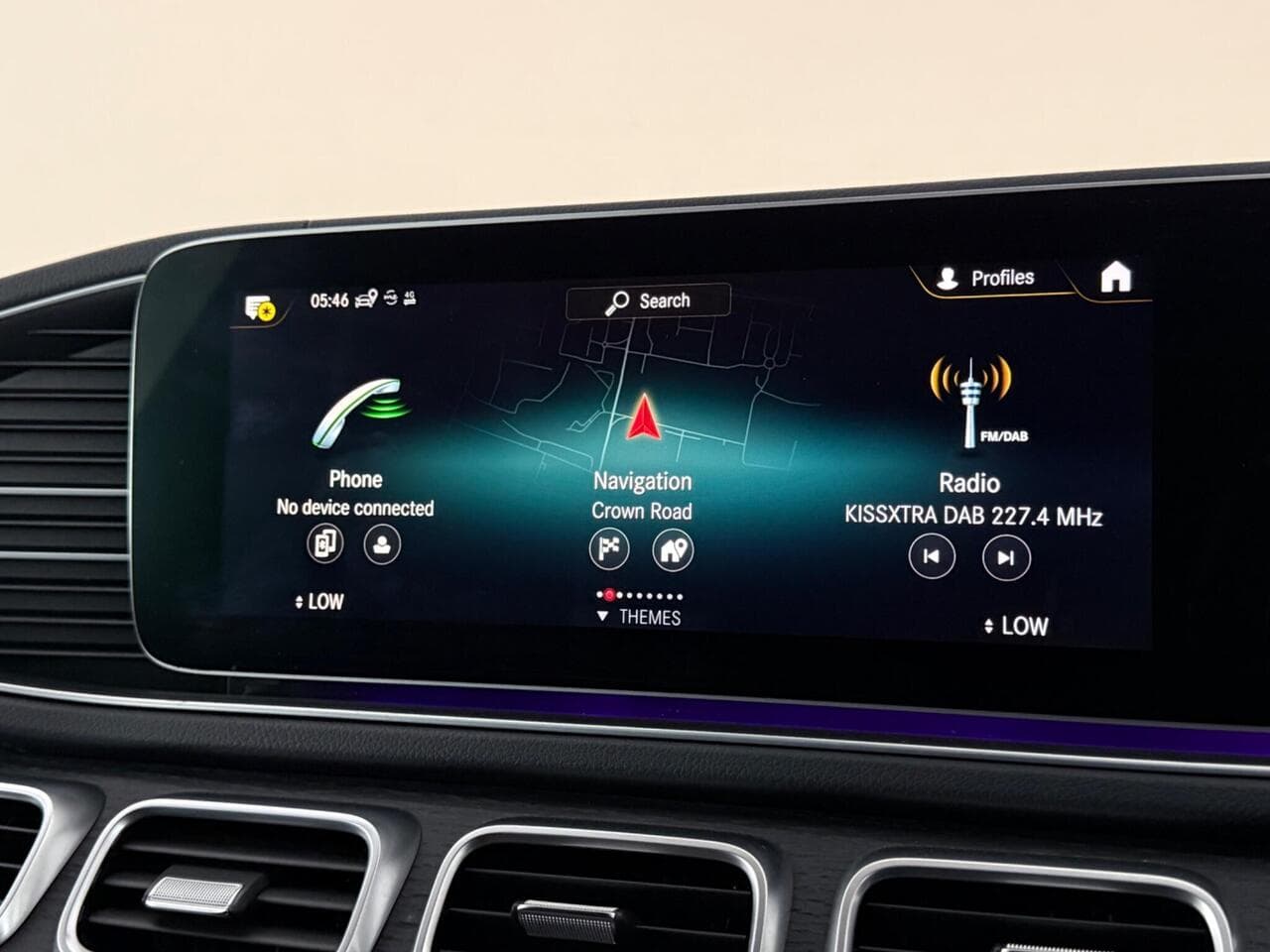 Mercedes-Benz GLE thumbnail Infotainment System