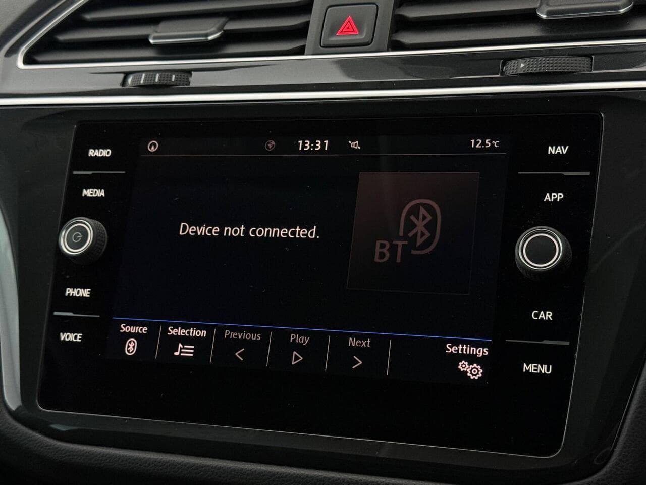 Volkswagen Tiguan thumbnail Infotainment System