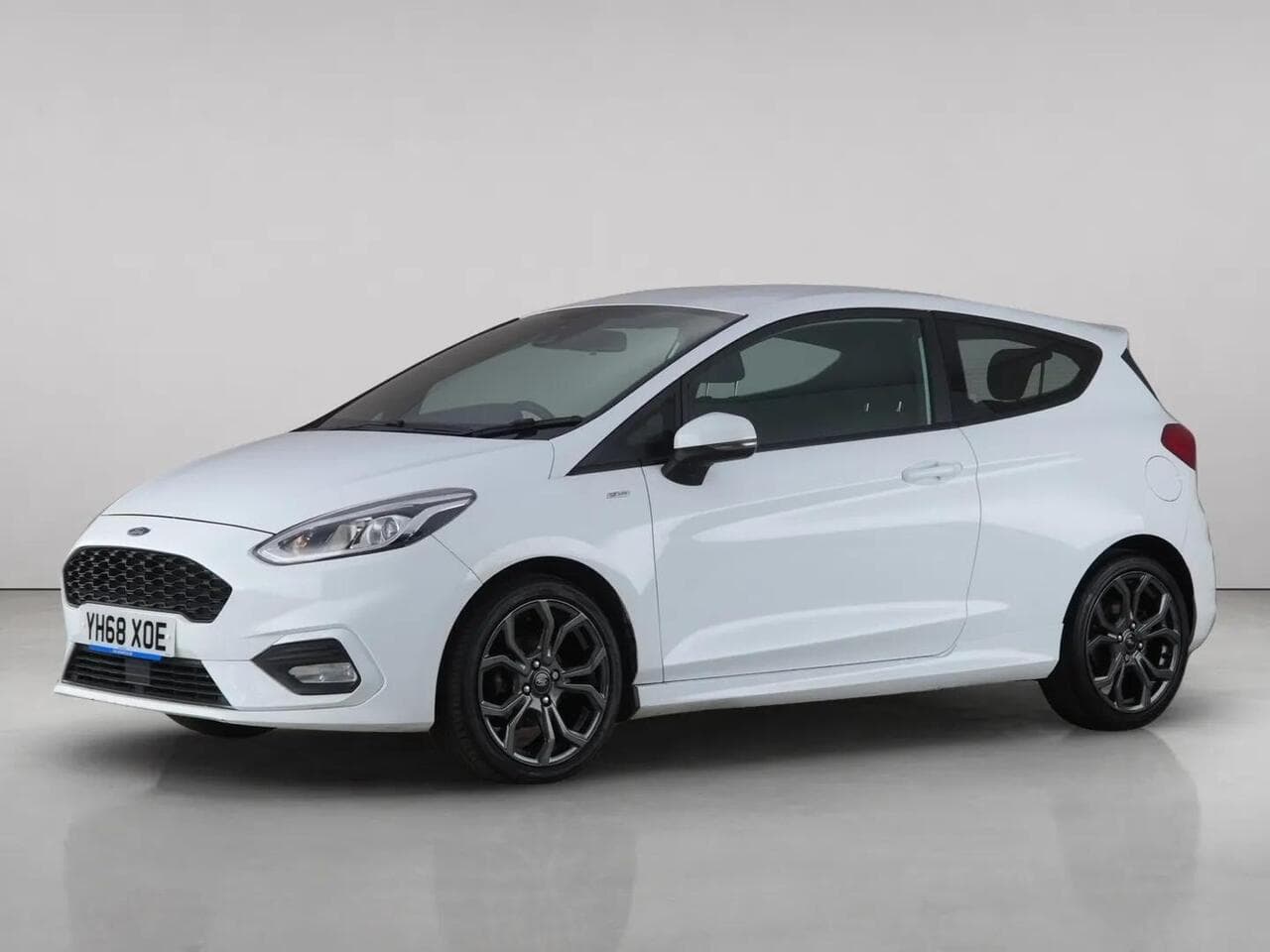 Ford Fiesta thumbnail Front Left