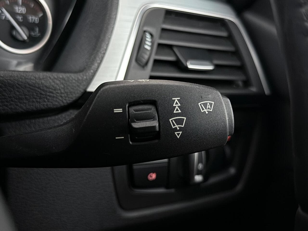BMW 3 Series thumbnail Misc Controls