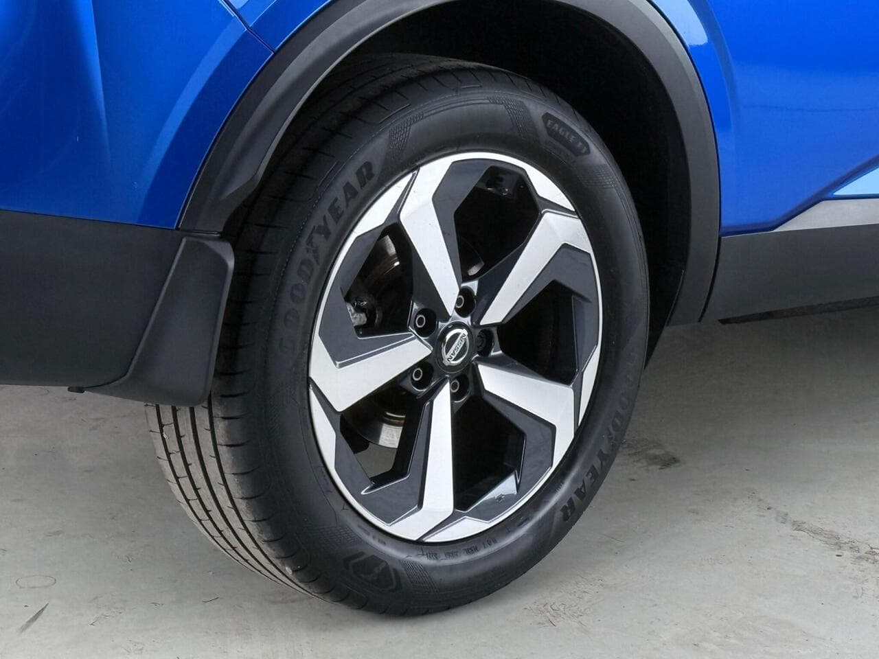 Nissan Qashqai thumbnail Wheel
