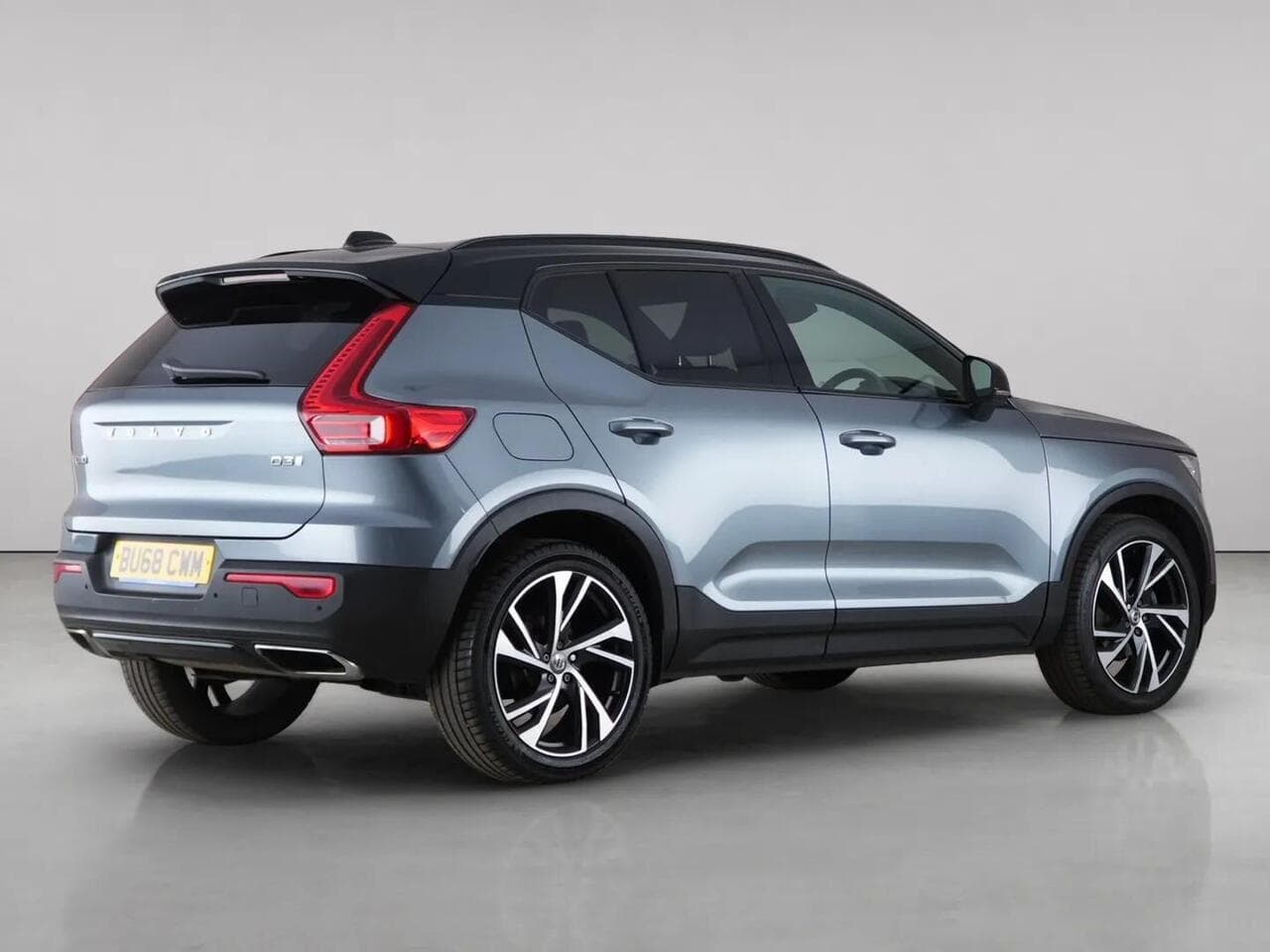 Volvo XC40 thumbnail Rear Right