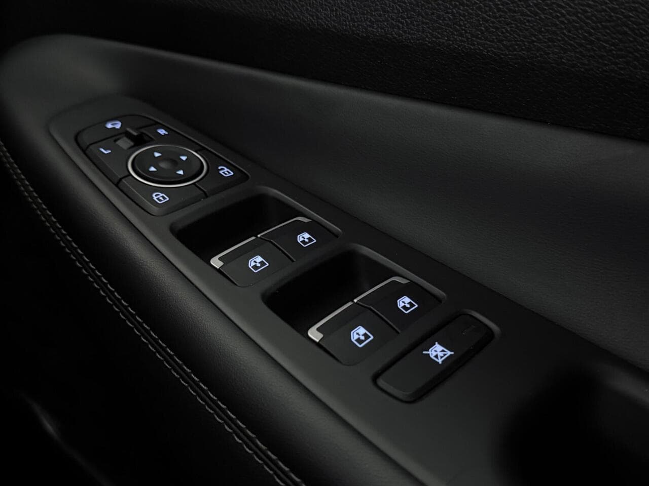 Hyundai Santa Fe thumbnail Misc Controls