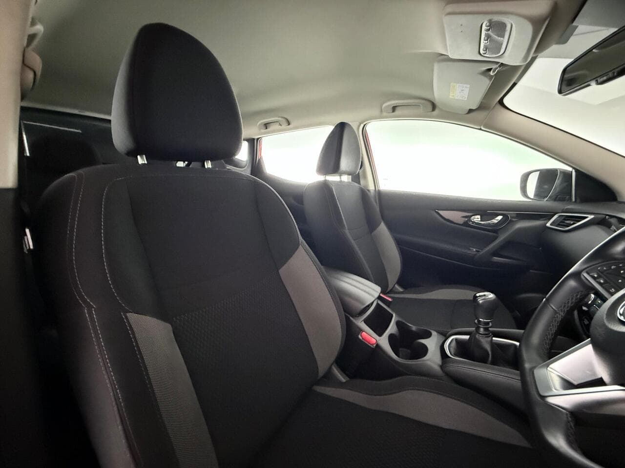 Nissan Qashqai thumbnail Seat Driver