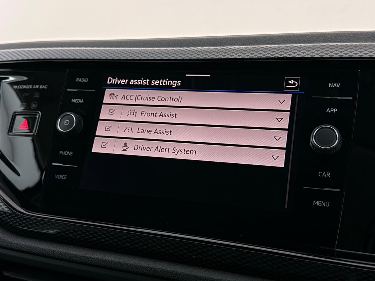 Volkswagen Polo thumbnail Infotainment System