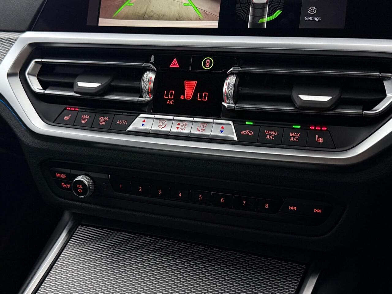 BMW 3 Series thumbnail Infotainment System