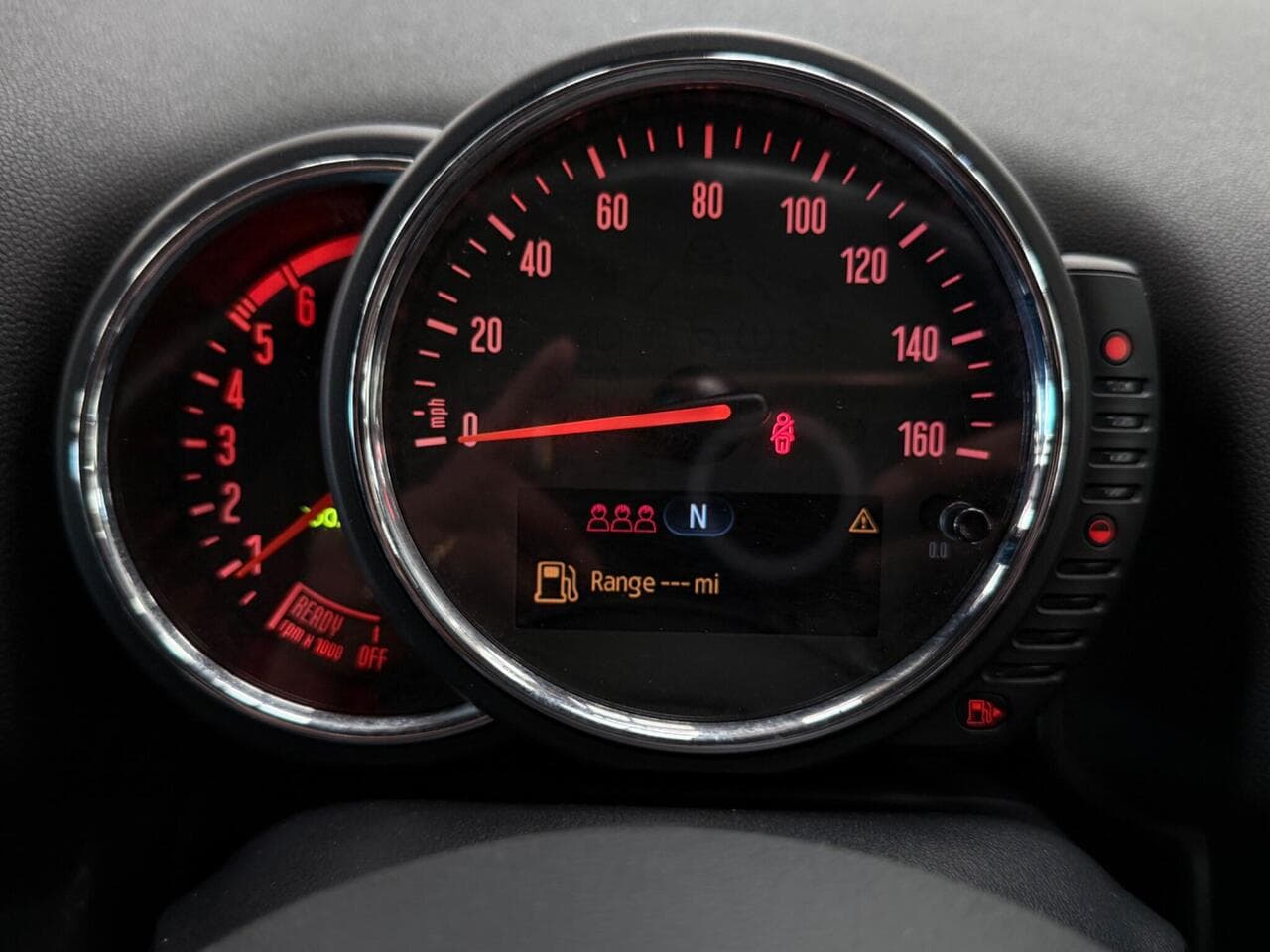 MINI Countryman thumbnail Driver Instruments