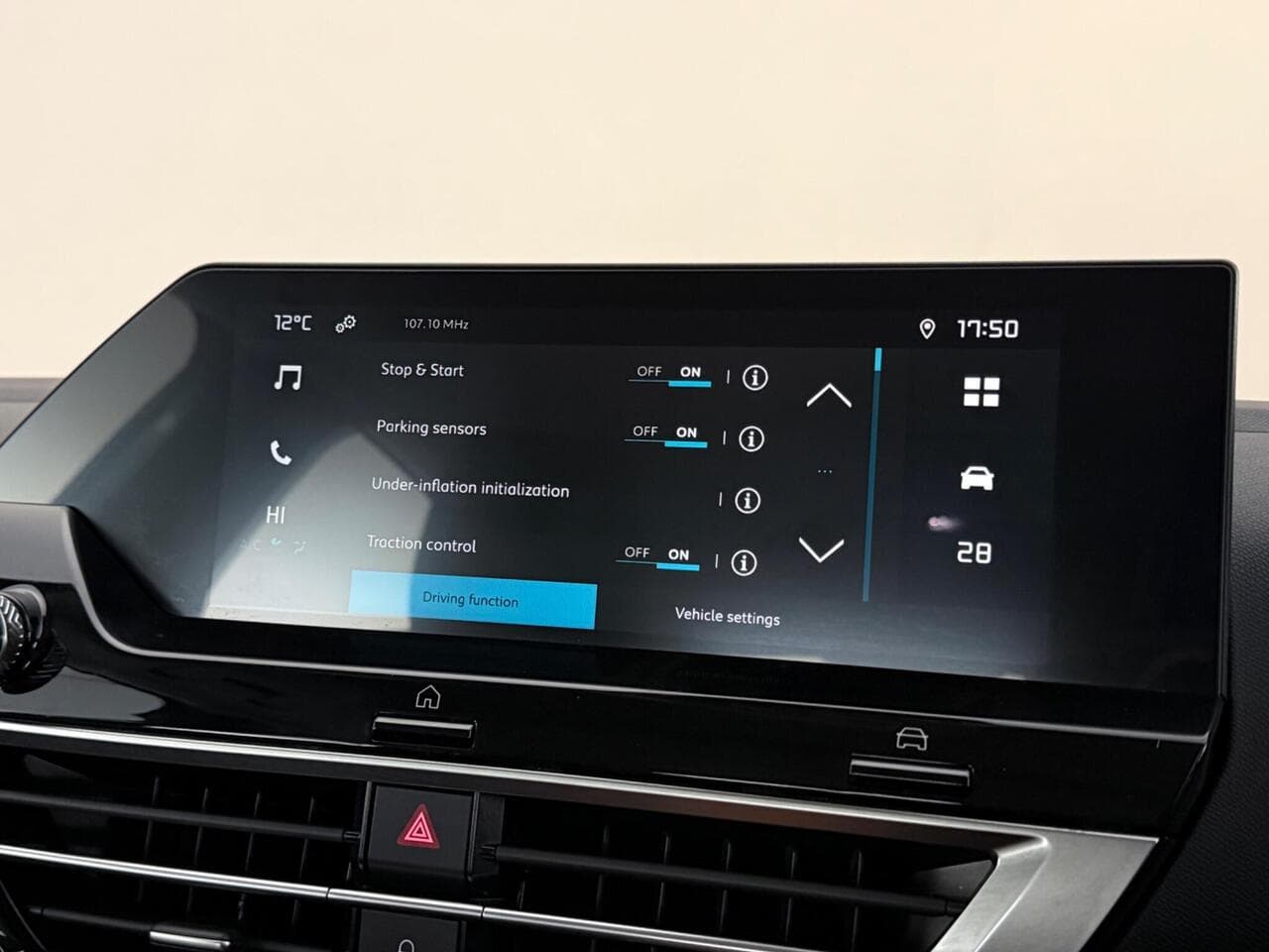 Citroen C4 thumbnail Infotainment System