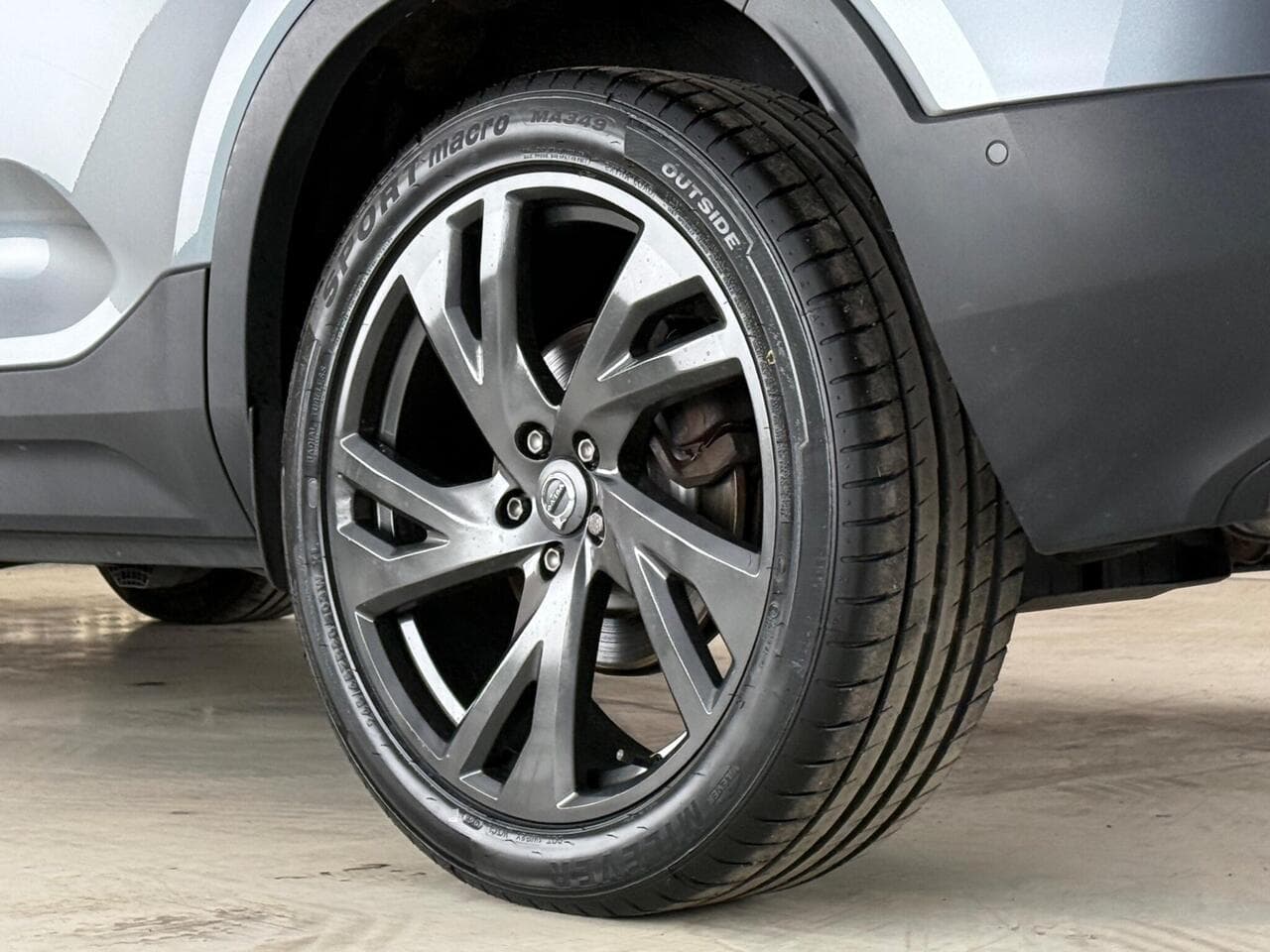 Volvo XC40 thumbnail Wheel