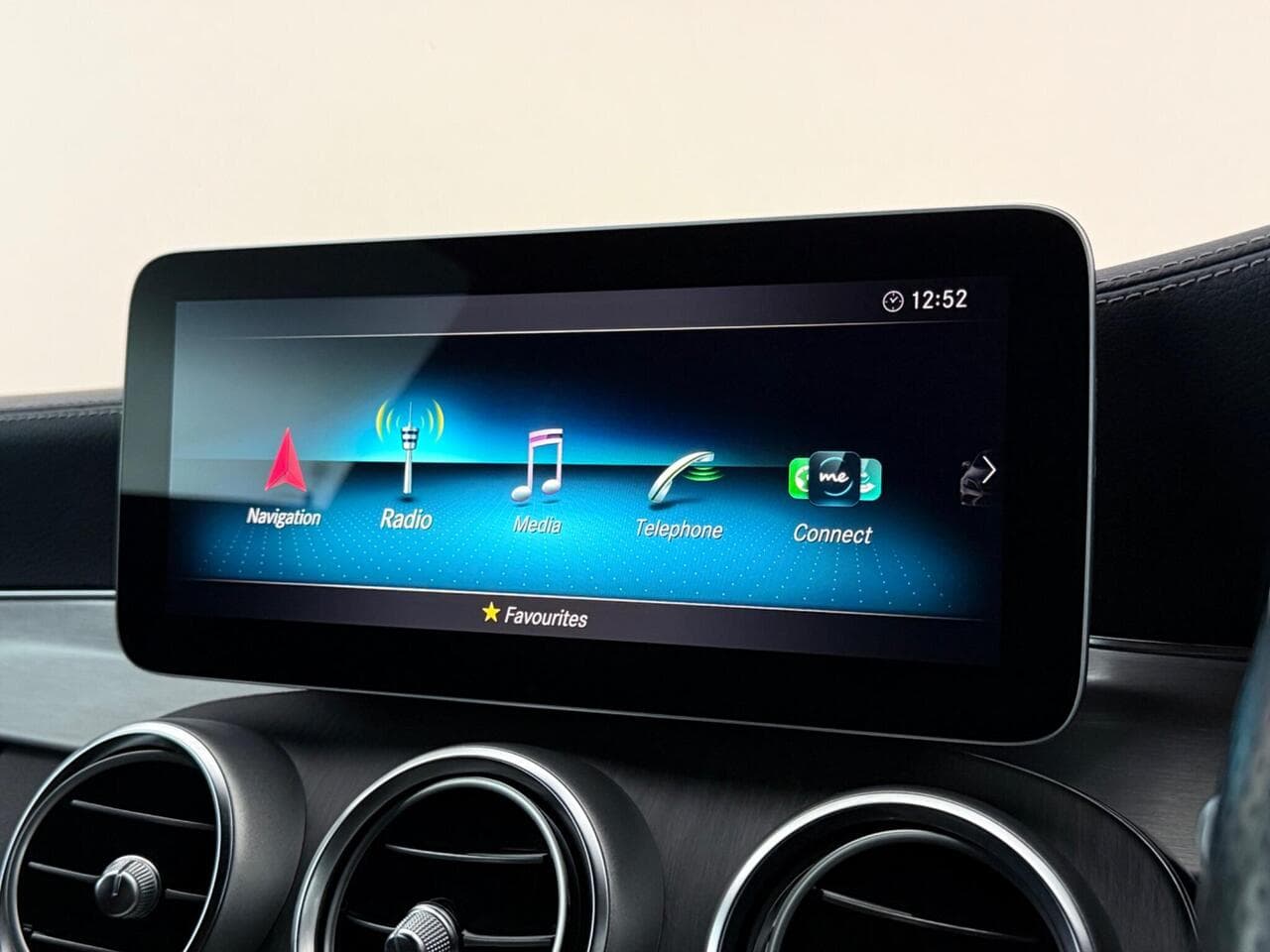 Mercedes-Benz C Class thumbnail Infotainment System