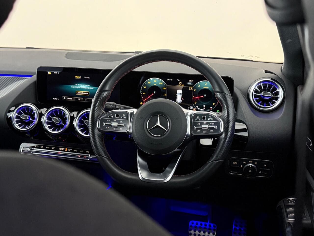 Mercedes-Benz GLA thumbnail Steering Wheel