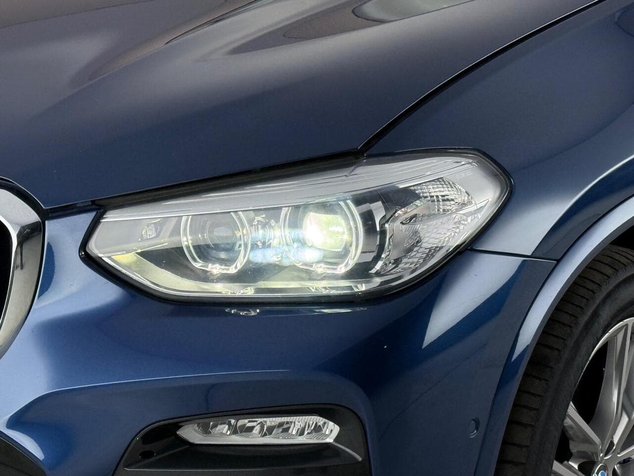 BMW X3 thumbnail Lights Front