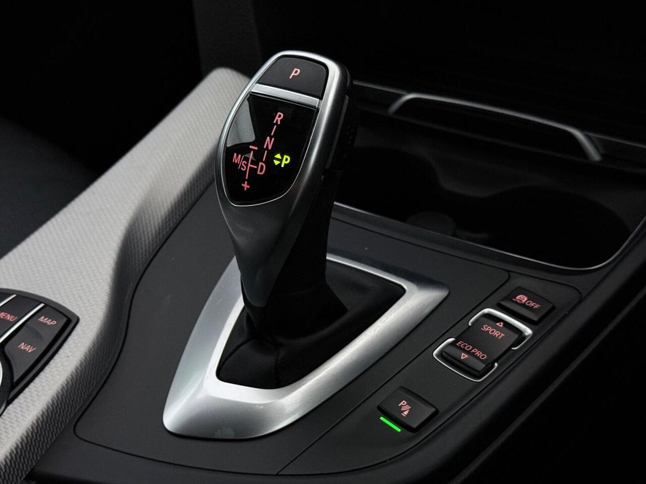 BMW 3 Series Gran Turismo thumbnail Interior Front