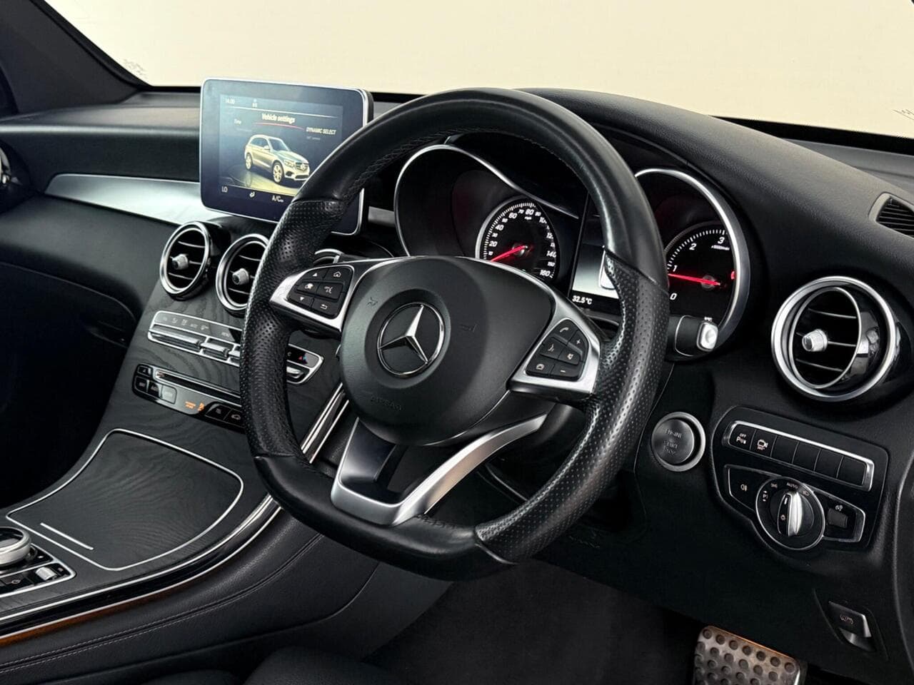 Mercedes-Benz GLC thumbnail Steering Wheel