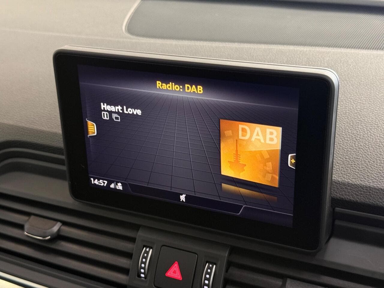 Audi Q5 thumbnail Infotainment System