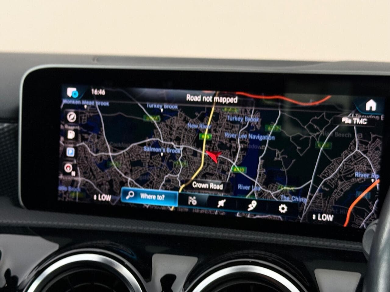 Mercedes-Benz A Class thumbnail Infotainment System