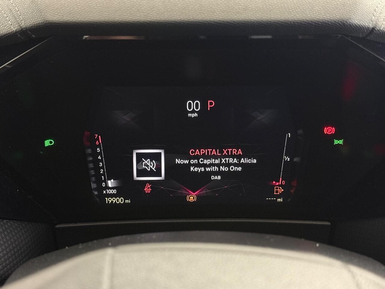 DS AUTOMOBILES DS 4 thumbnail Driver Instruments