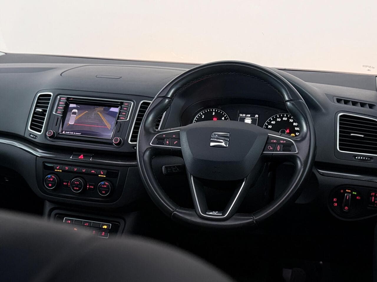 SEAT Alhambra thumbnail Interior Front