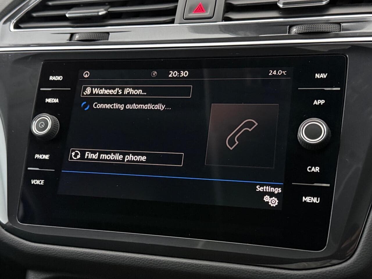 Volkswagen Tiguan Allspace thumbnail Infotainment System