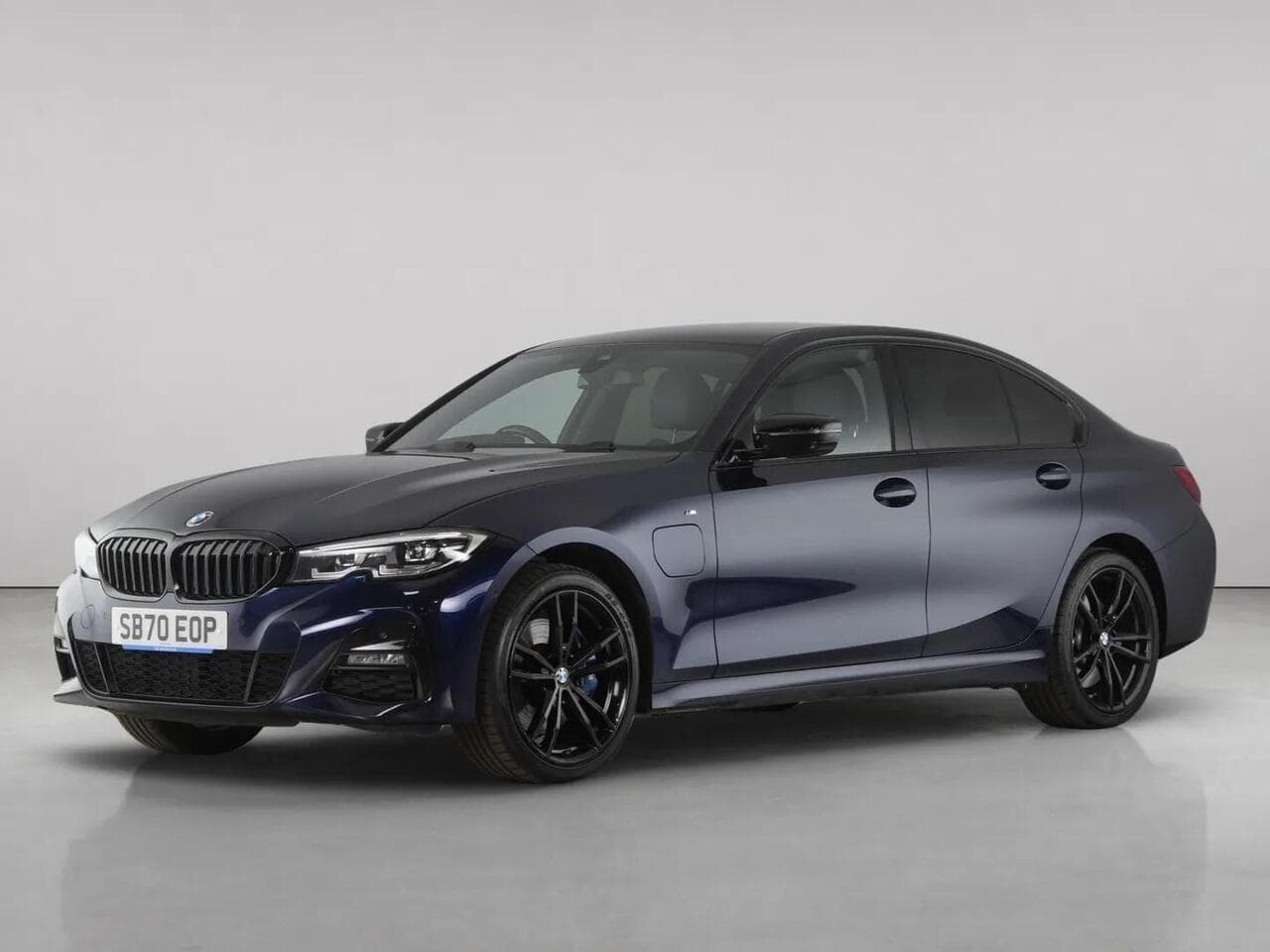 BMW 3 Series thumbnail Front Left